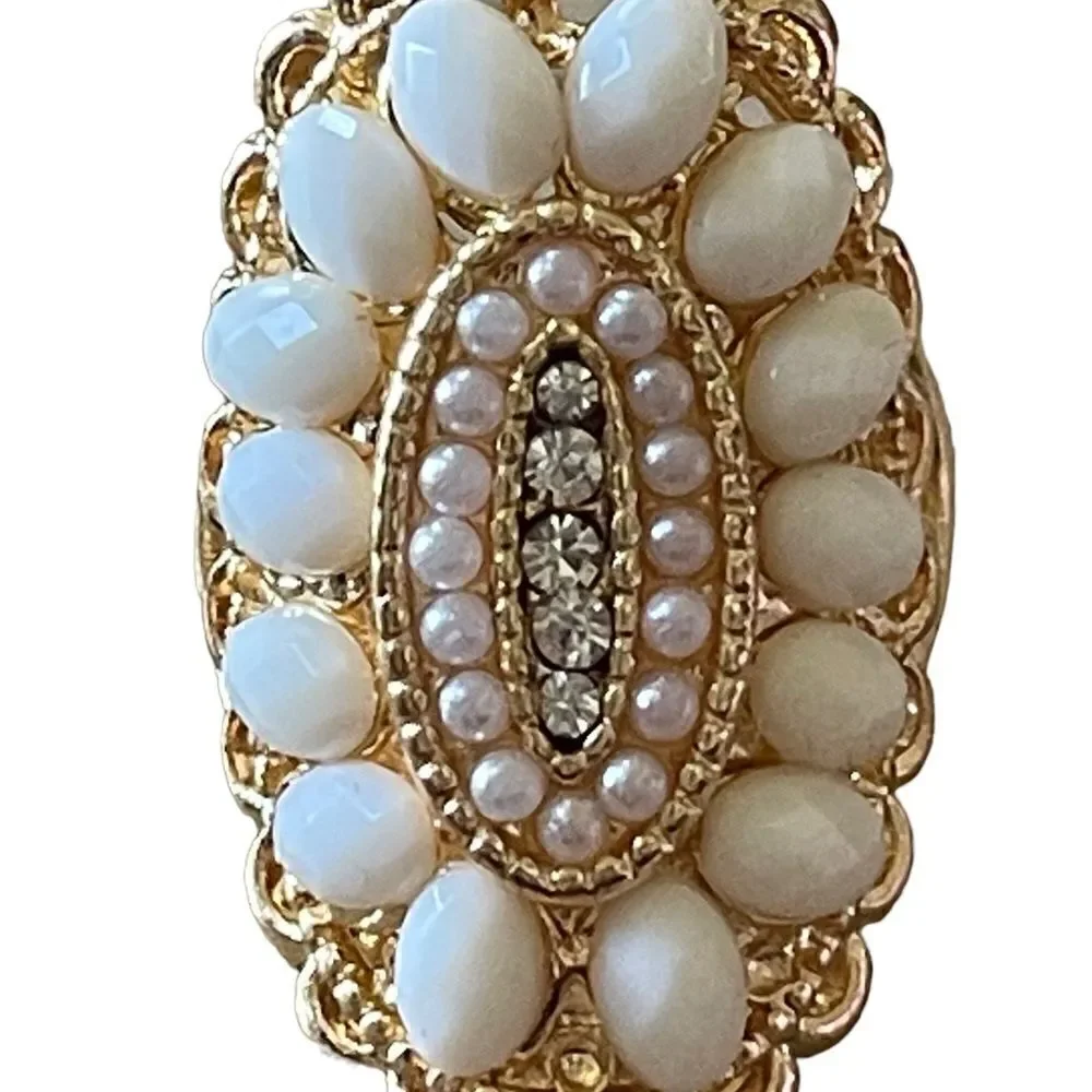 NWOT pearl rhinestone gold tone ring size US side 6.5